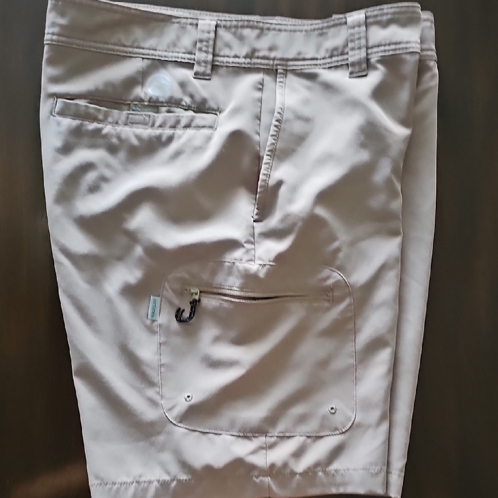 Magellan Outdoors Men's Beige Cargo Shorts